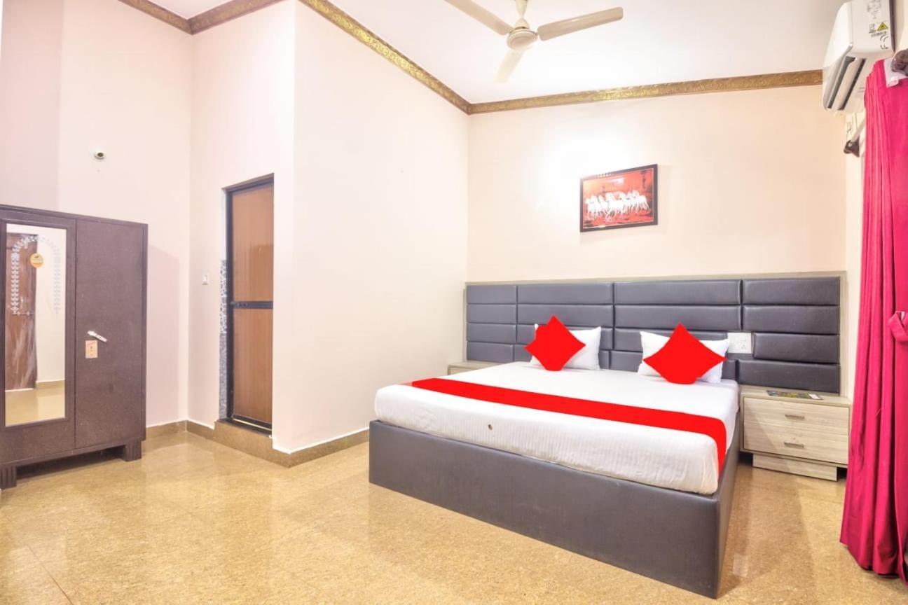 Blue Rays Apartment Calangute Ngoại thất bức ảnh